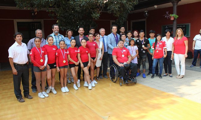 El Alcalde galardonó a los deportistas destacados de Conchalí